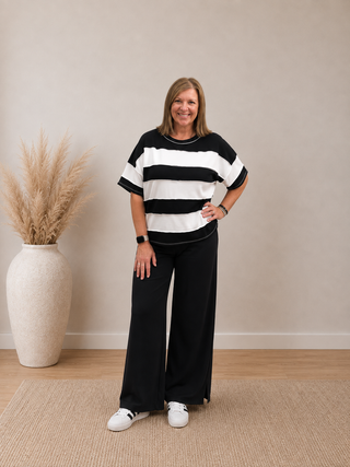 Exposed Seam Colorblock Top in Black