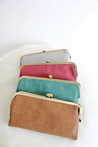 Karen Kiss Lock Clutch Bag